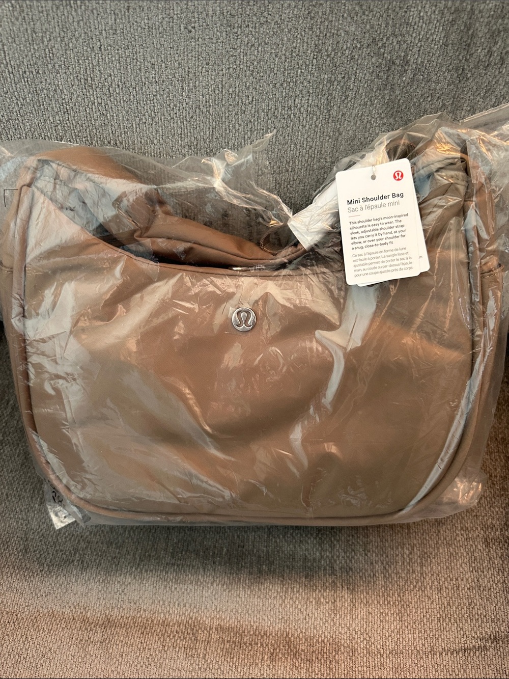 Lululemon mini should bag 4 liter